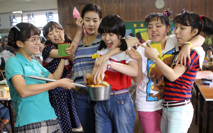 Usai Dibikin Remake Jepang, Mira Lesmana Siap Garap Film Korea 'Sunny' Versi Indonesia