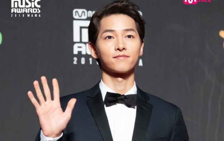 MAMA 2018: Tersentuh Pidato Kemenangan BTS, Song Joong Ki Berniat Jadi ARMY?