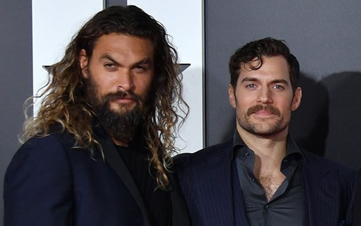 Jason Momoa Sebut Henry Cavill Belum Pensiun Jadi Superman