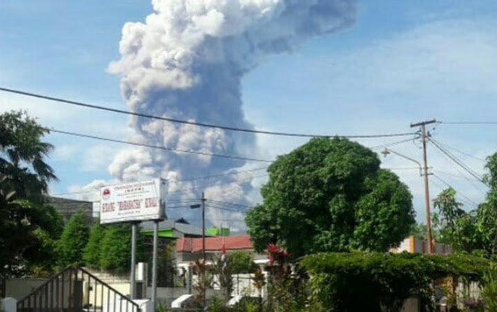 Gunung Soputan Meletus Keluarkan Abu Setinggi 8.809 Meter, Pakar Beri Peringatan