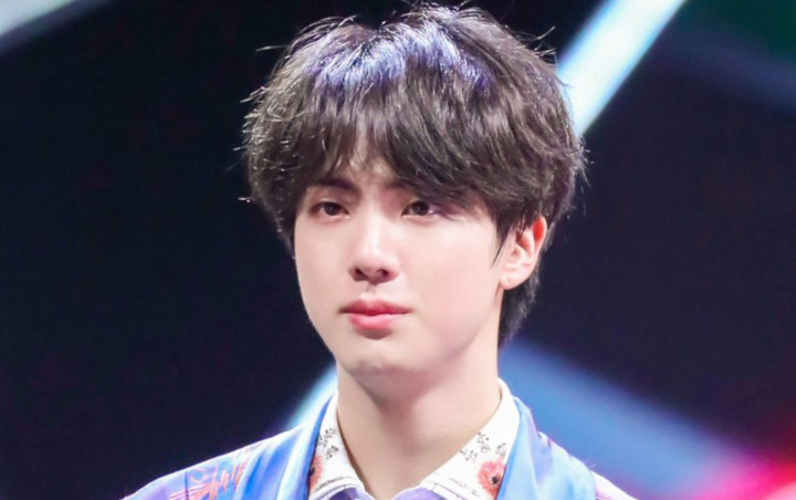 MAMA 2018: Tetap Ganteng Maksimal Saat Nangis, Jin BTS Bikin Netter Kesengsem