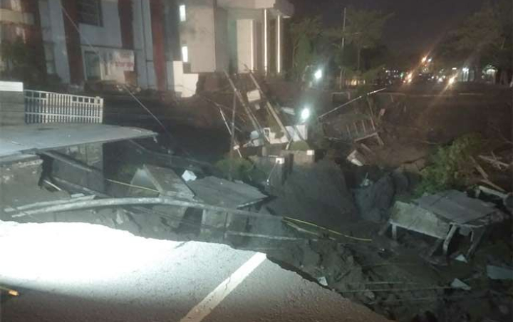 BMKG Tegaskan Penyebab Amblesnya Jalan Raya Gubeng Bukan Karena Gempa