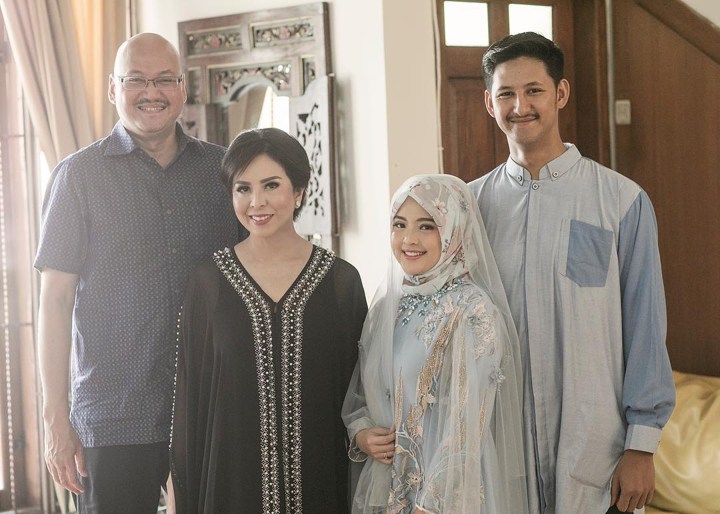 Tasya Kamila Foto Bersama Ibu dan Ayah Mertua