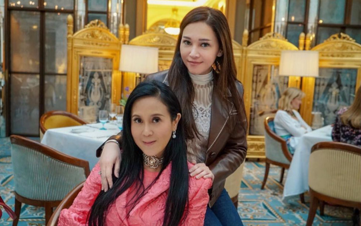 Reuni Bareng Sahabat Tajir di London Maia Dapat Kado Reuni Bareng Sahabat Tajir di London Maia Dapat Kado