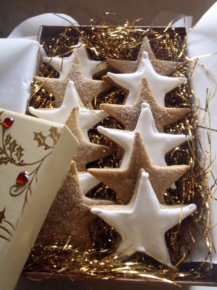 Cookies Star yang Terlihat Mewah untuk Ide Kado Natal