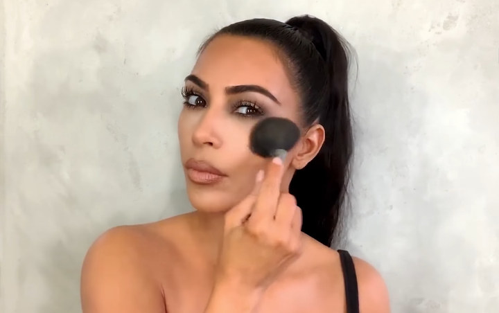 Kim Kardashian Bagikan Rahasia Kecantikan, Netter: Operasi Plastik!