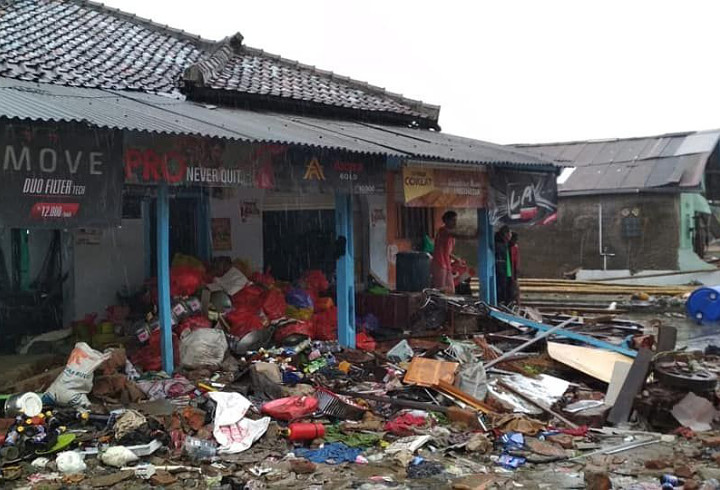 Barang-Barang Sisa Tsunami di Kawasan Pandeglang