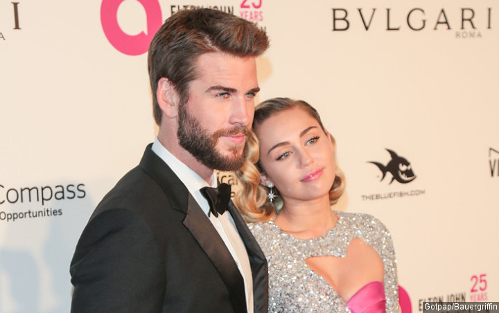 Gara-Gara Foto Berikut, Miley Cyrus Dikabarkan Sudah Menikah dengan Liam Hemsworth