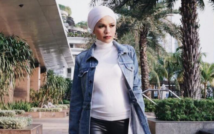 Pamer Rambut Hitam Sebahu di Foto 'Terbaru', Nikita Mirzani Mantap Lepas Hijab?