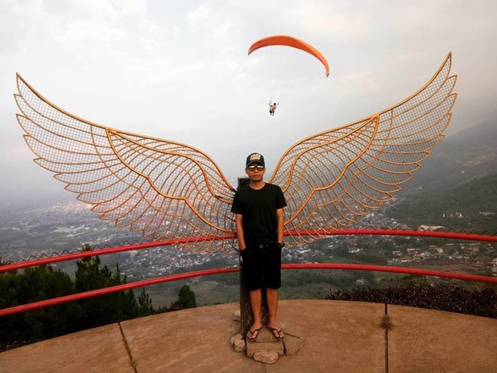 Nikmati Malam Tahun Baru di Bukit Bintang Berbagai Kota Indonesia