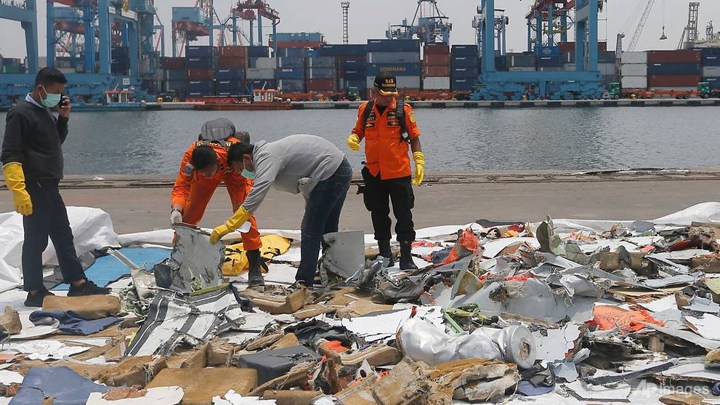 Kasus Pesawat Lion Air Jatuh hingga Tabrak Tiang dan Bawa Durian