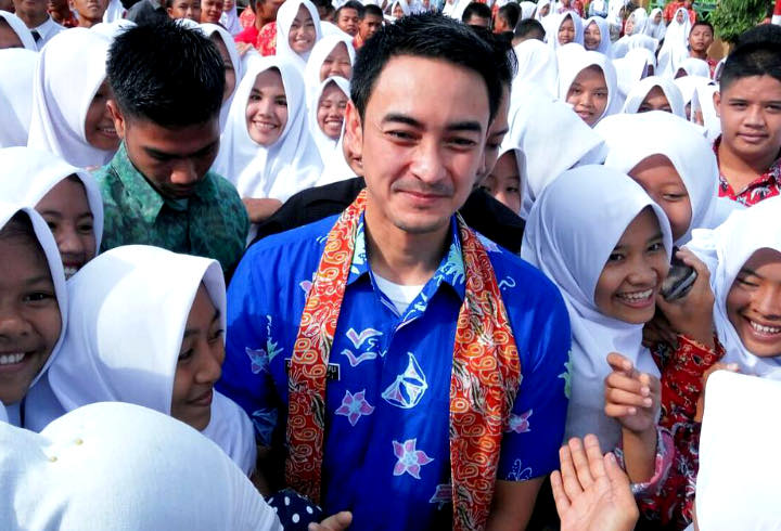 Bikin Geger, Zumi Zola Diamankan Polisi Karena Kasus Korupsi