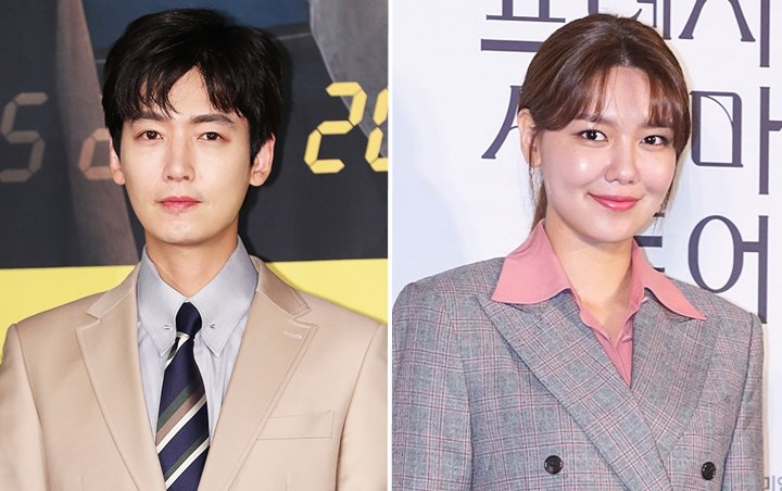 Buktikan Jadi Pacar Sekaligus Fanboy Sejati, Ini yang Dilakukan Jung Kyung Ho untuk Sooyoung