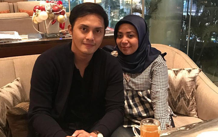 Muzdalifah Bagikan Foto Tahun Baru Bareng Pacar Brondong, Jahatnya Netter Komentar Begini