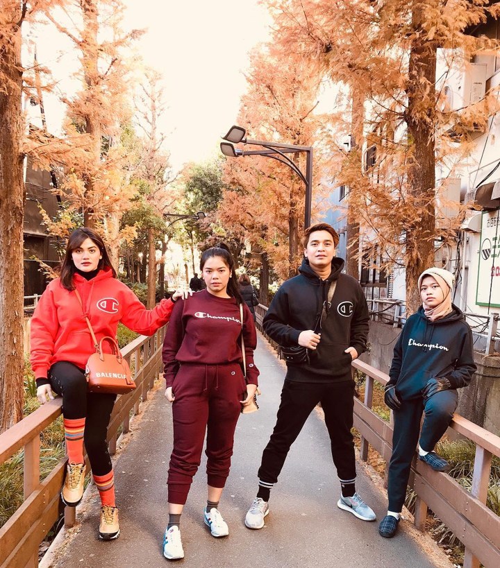 Tak Sendiri, Billy Syahputra Juga Ajak Hilda Vitria Liburan Ke Jepang