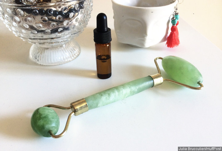 Cara Penggunaan Jade Facial Roller yang Benar