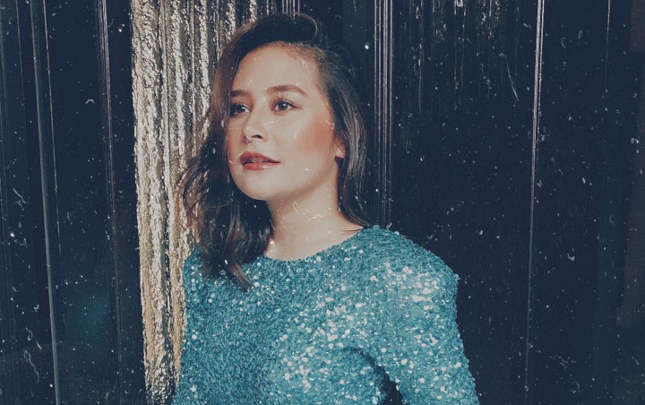 Pamer Foto Ngesot di Tepi Kolam, Prilly Latuconsina Dipuji Makin Cantik Saat Berpose Dewasa