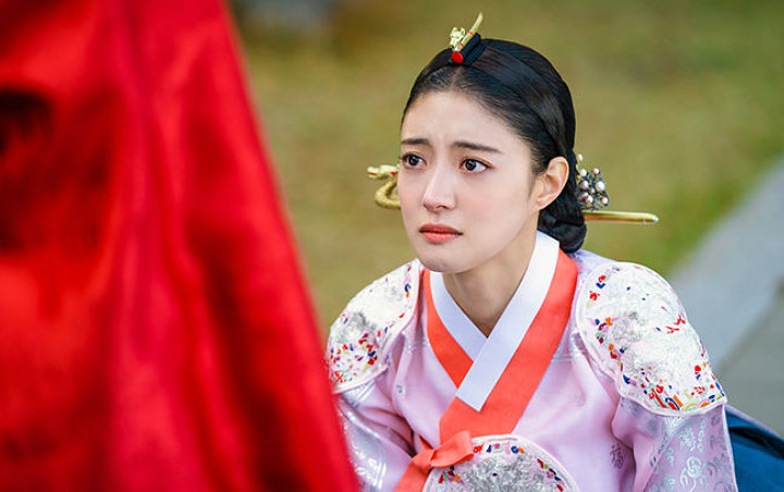 'The Crowned Clown' Tayangkan Episode Baru, Giliran Akting Lee Se Young Tuai Pujian