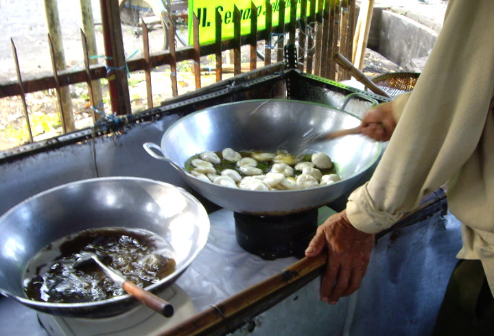 Ini 8 Tips Menggoreng Makanan Agar Lebih Sehat untuk Dikonsumsi