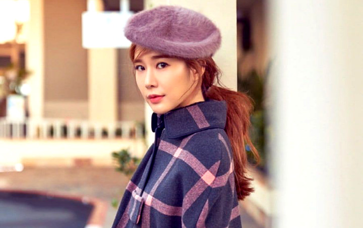 Hangatkan Hati Staf Drama 'Touch Your Heart', Yoo In Na Bagikan Sepatu Boot