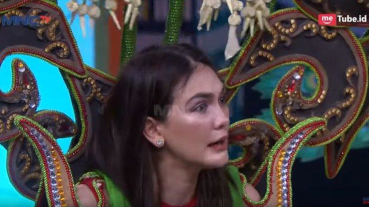 Ekspresi Luna Maya