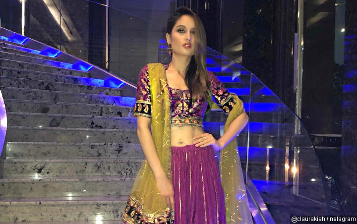 Rayakan Diwali, Cinta Laura Seksi Pakai Baju Khas India