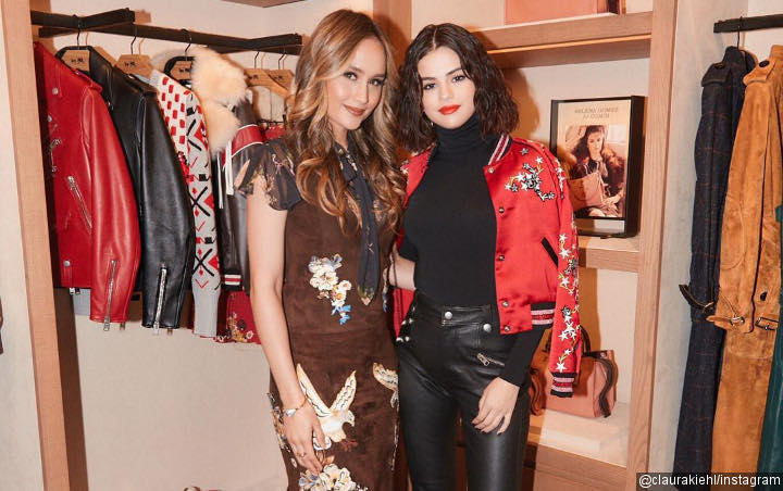 Cinta Laura Pamer Kedekatan dengan Selena Gomez