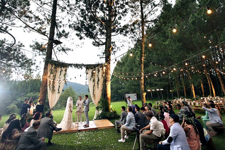 Pine Forest Camp di Lembang yang Jadi Lokasi Pernikahan Andien