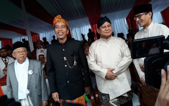 Prabowo-Sandi Rapi Kenakan Jas, Ma'ruf Amin Tetap Pakai Sarung di Debat Pilpres 2019