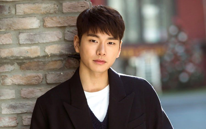 Cerita Perannya Di 'Laughter Waikiki 2', Lee Yi Kyung Akui 