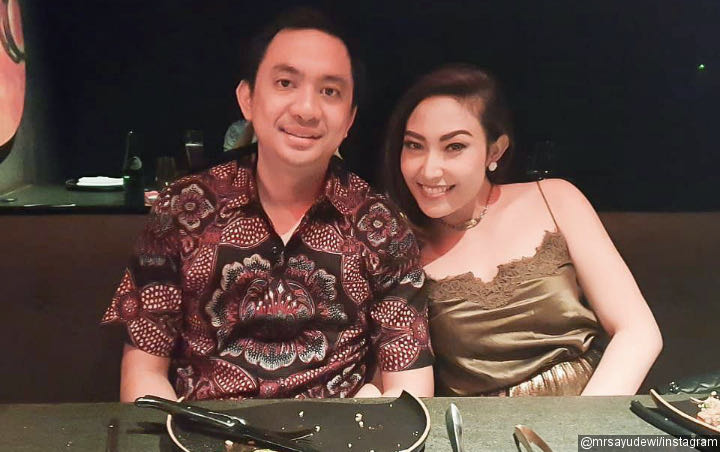 Hadiri Pernikahan Edric Tjandra Bareng Geng Menteri Ceria, Ekspresi Suami Ayu Dewi Bikin Salfok