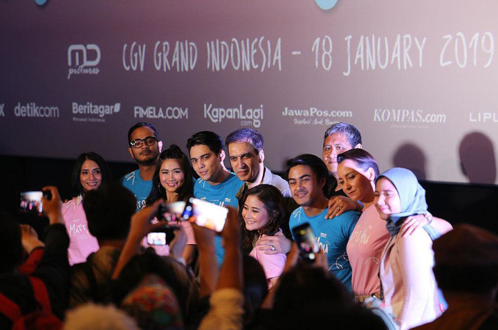 Sebelum Gala Premier, Prilly Latuconsina-Maxime Bouttier Gelar Jumpa Pers