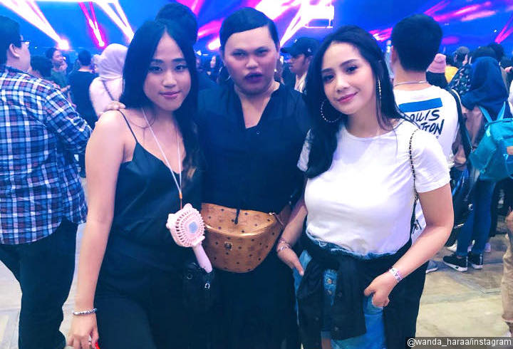 Ootd Nonton Konser Kpop See More on | Download Wallpaper K-Pop HD