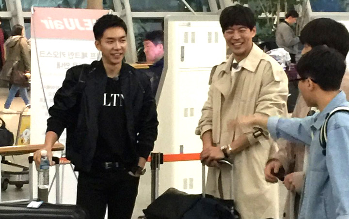 lee seung gi lee sang yoon kompak pose unyu di foto liburan lee seung gi lee sang lee seung gi lee sang yoon kompak pose unyu di foto liburan lee seung gi lee sang