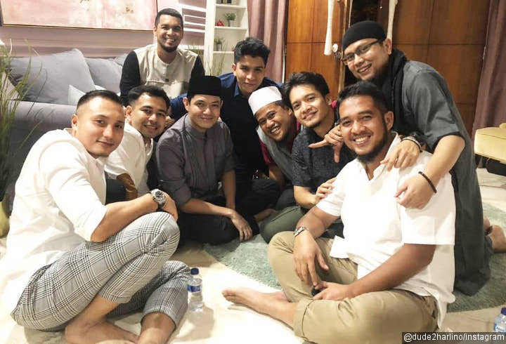 Ikut Unggah Foto Pengajian, Dude Harlino Sebut Raffi Ahmad 'Sahabat Saleh'