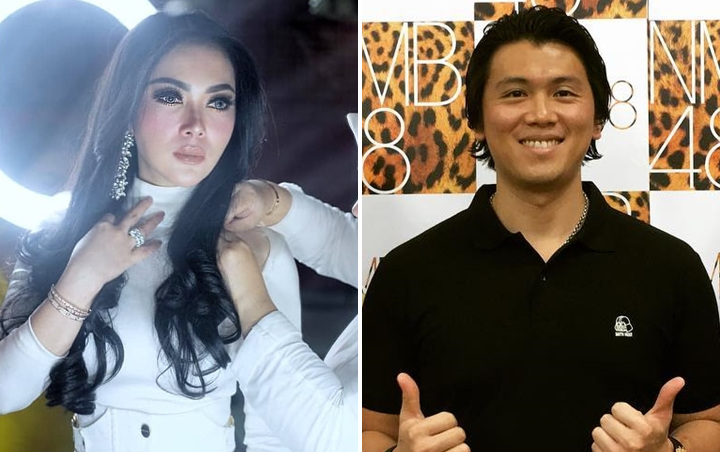 Syahrini Sembunyikan 'Luka Hati', Reino Justru Sumringah Bergaya Macho Ala Bule Tampan