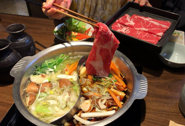 Sukiyaki, Kembaran Tapi Beda dengan Shabu-Shabu