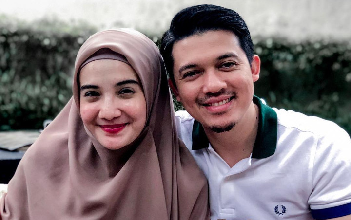 Zaskia Sungkar Tampil Bercadar Saat Umrah, Begini Harapan Irwansyah