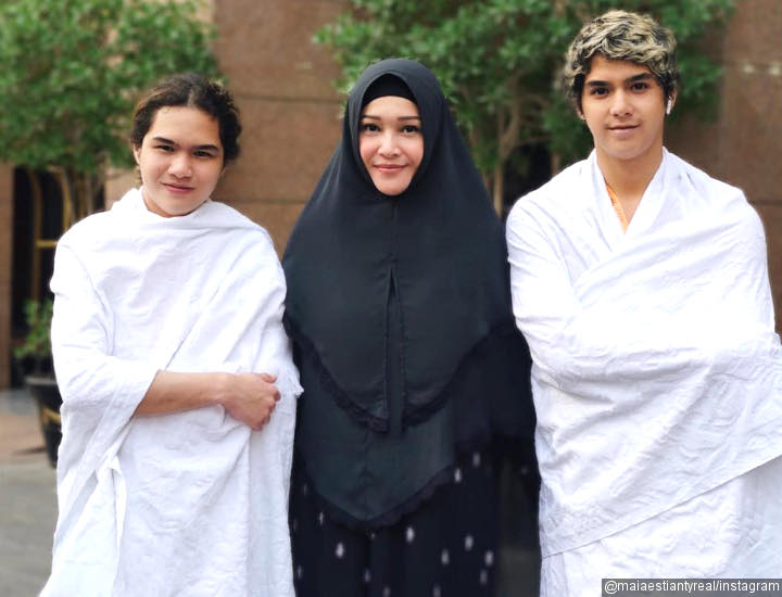 Awal Tahun 2019, Dul Jaelani Jalankan Ibadah Umrah Bersama Sang Bunda