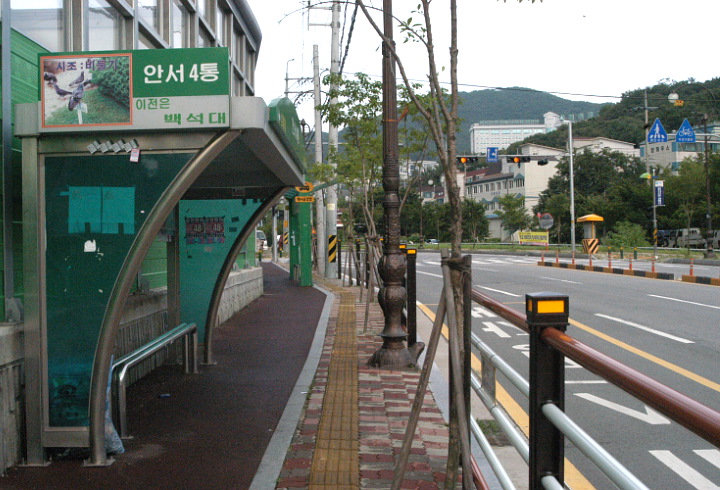 Jangan Memberhentikan Taksi di Halte Bus