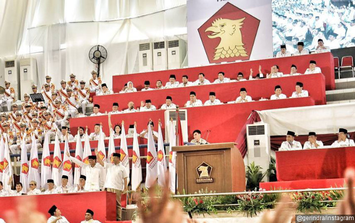 Caleg Gerindra Diduga Langgar Kampanye dengan Membagikan 