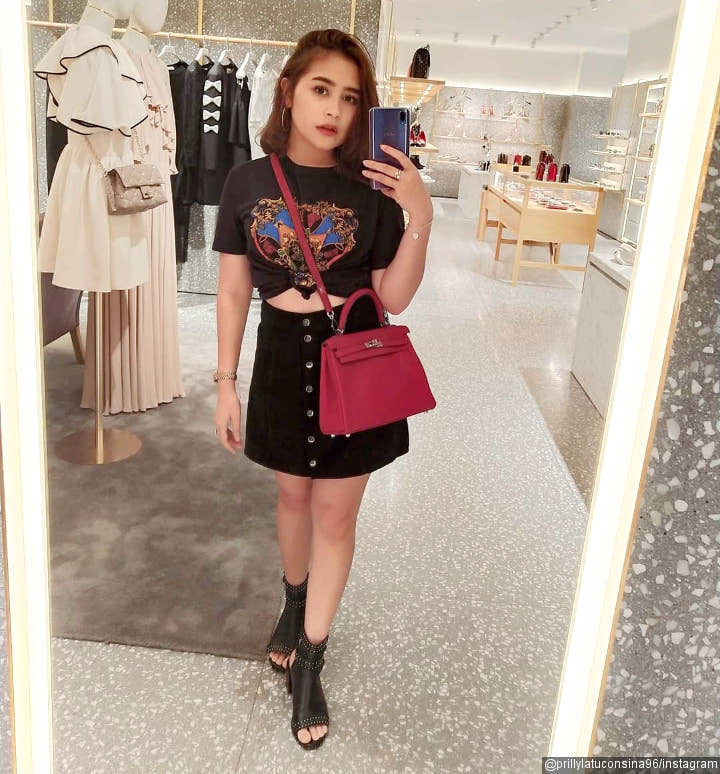 Pakai Skirt Memang Pilihan Tepat