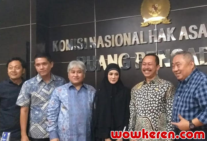 Tak Banyak Bicara, Mulan Jameela Buru-Buru Tinggalkan Awak Media