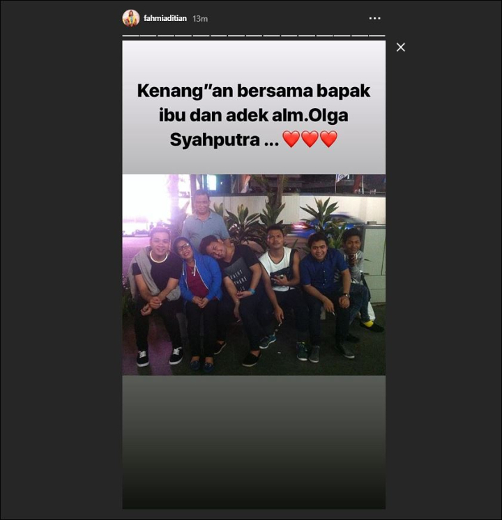 Foto Fahmi dan Keluarga Olga