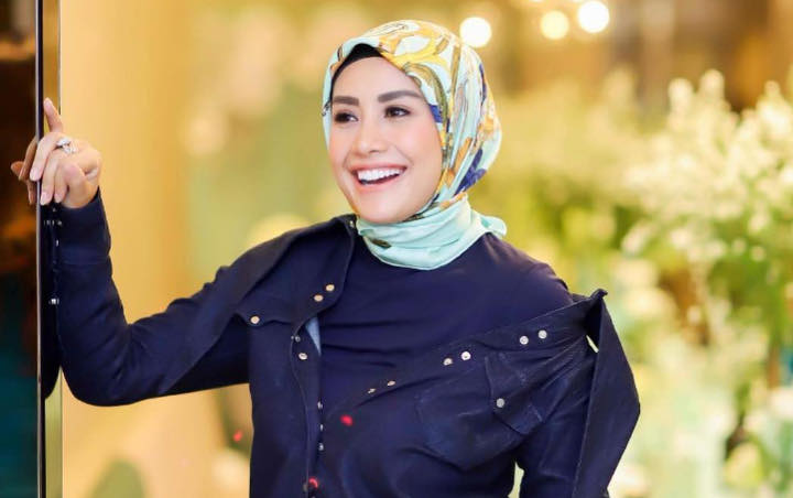 Shinta Bachir Lepas Hijab Saat Ulang Tahun, Disamakan dengan Nikita Mirzani