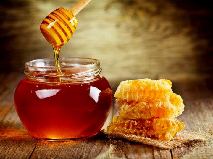 Atasi Jerawat Punggung dengan Madu