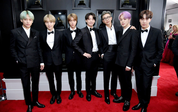 Grammy Awards 2019 BTS  Curi Perhatian di Red Carpet 