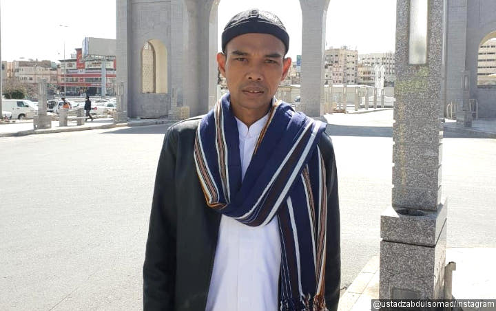 Klarifikasi Foto Viral Ustaz Abdul Somad Pose Salam Satu Jari
