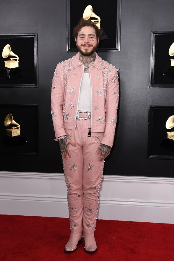 Post Malone Kenakan Setelah Pink Salmon