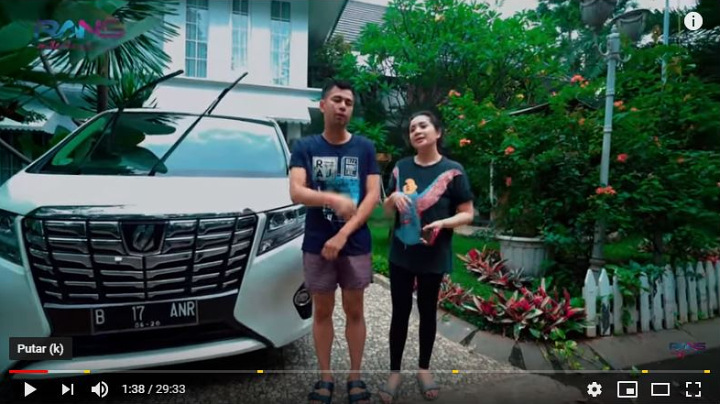Nagita Raffi Jalan Kaki